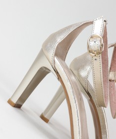 Sandálias Douradas de Senhora Ginova Elegantes