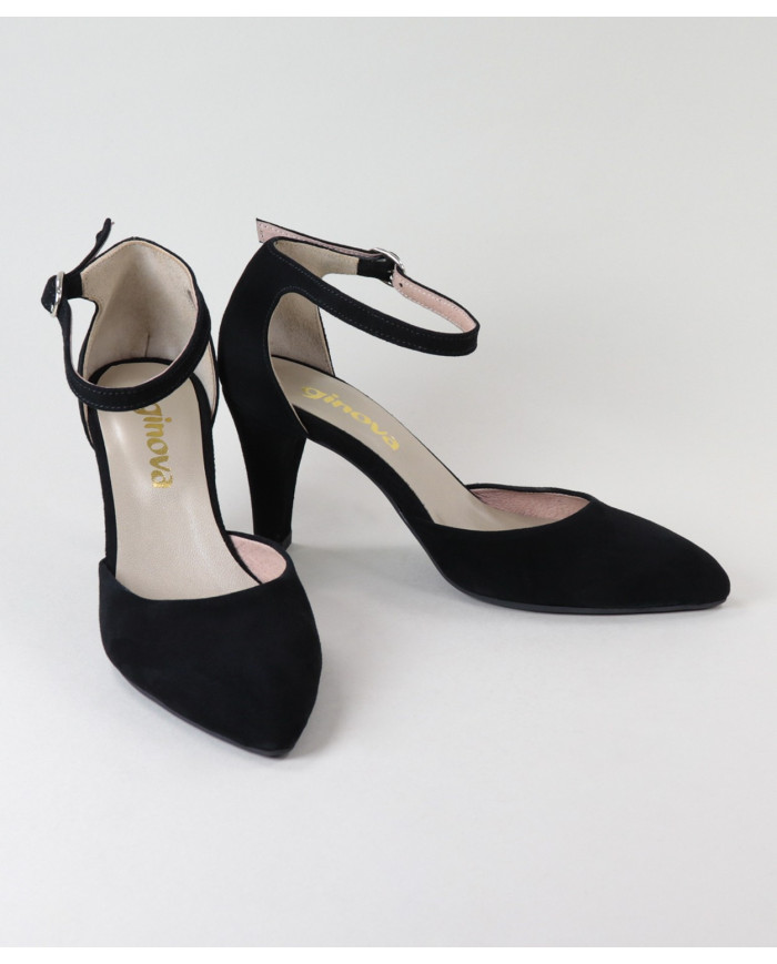 Black Shoes of Lady Ginova Elegant