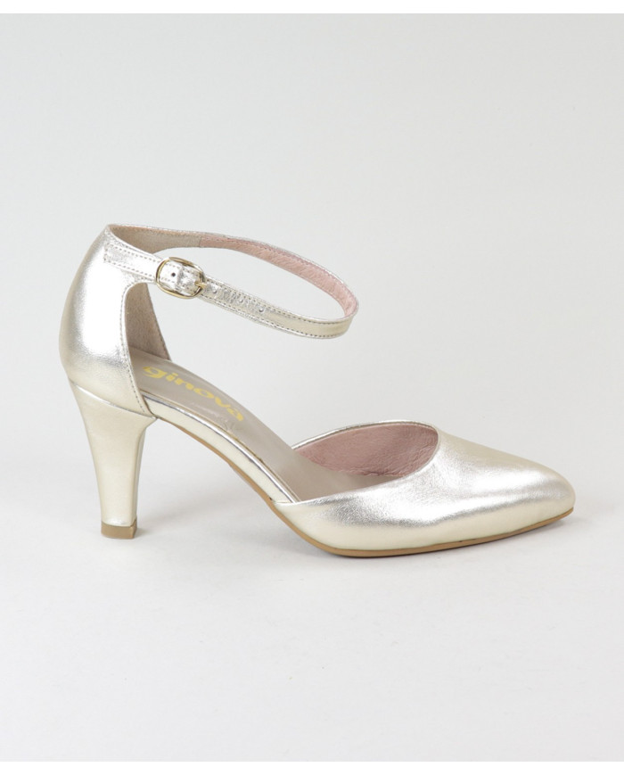 Golden Shoes of Lady Ginova Elegant