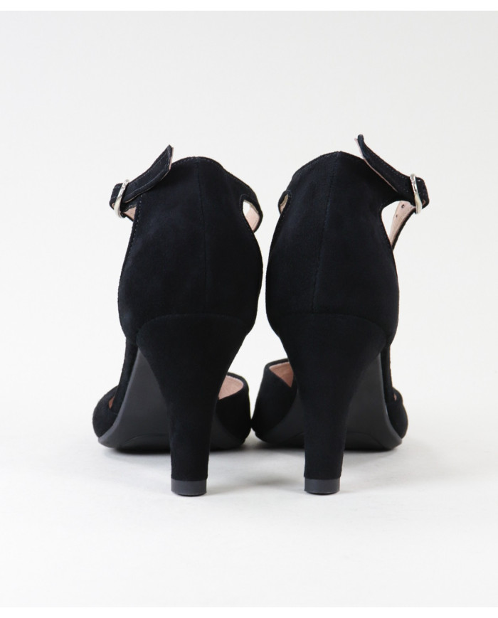 Black Shoes of Lady Ginova Elegant
