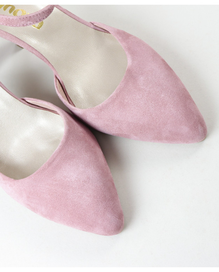 Pink Shoes of Lady Ginova Elegant