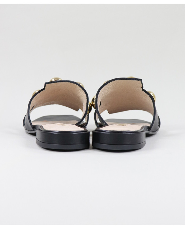 Ms. Ginova Slippers with Tachas