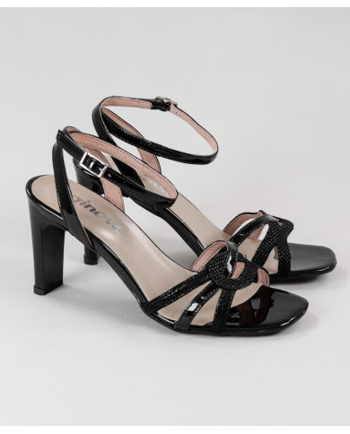 Black Sandals of Lady Ginova with Cross Strips