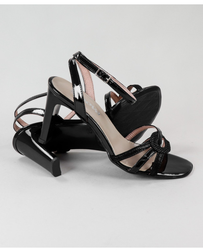 Black Sandals of Lady Ginova with Cross Strips