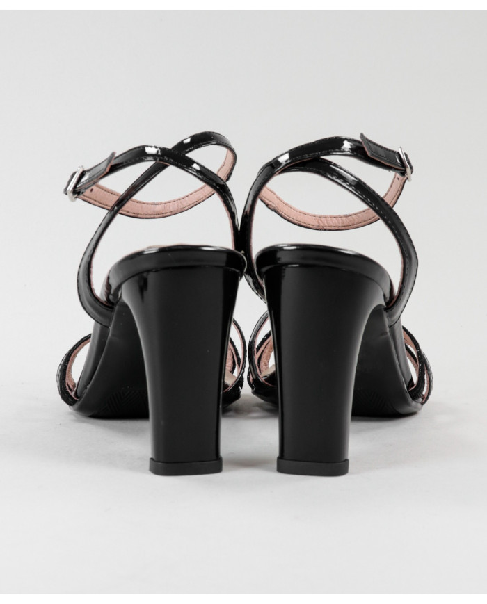 Black Sandals of Lady Ginova with Cross Strips