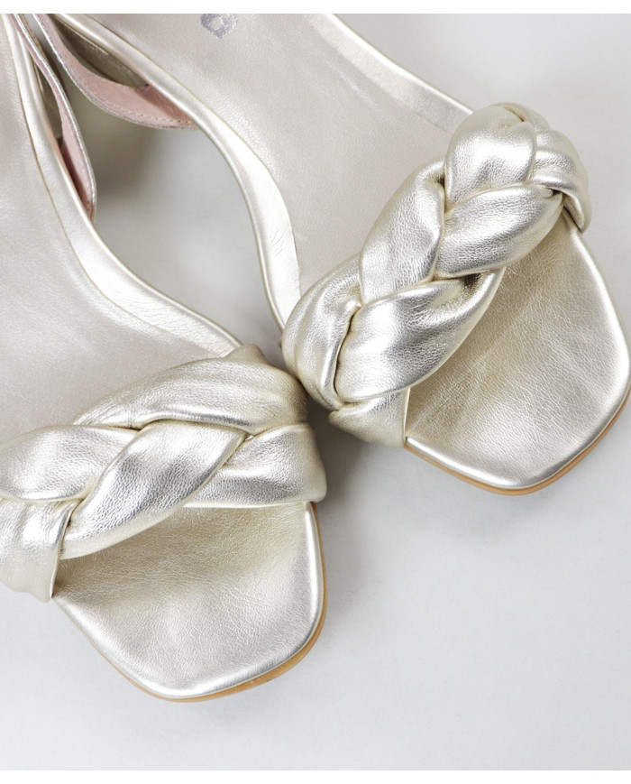 Sandals by Senhora Ginova with Tira Incoming