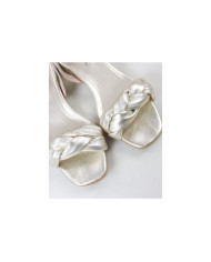 Sandals by Senhora Ginova with Tira Incoming