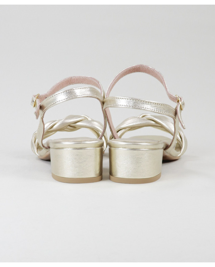 Sandals by Senhora Ginova with Tira Incoming