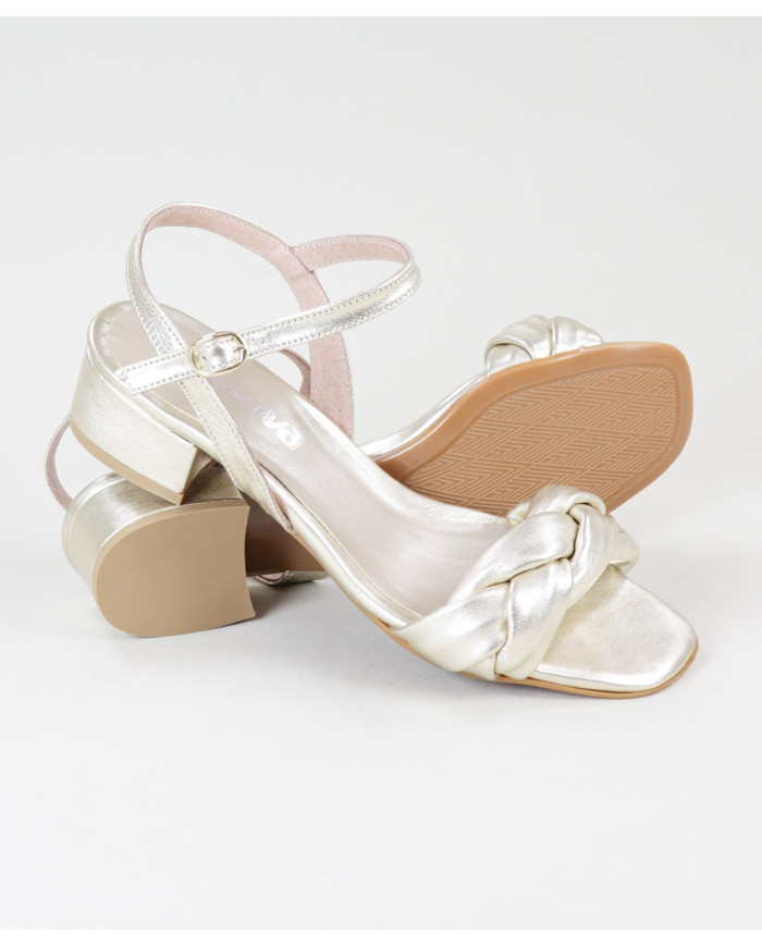 Sandals by Senhora Ginova with Tira Incoming