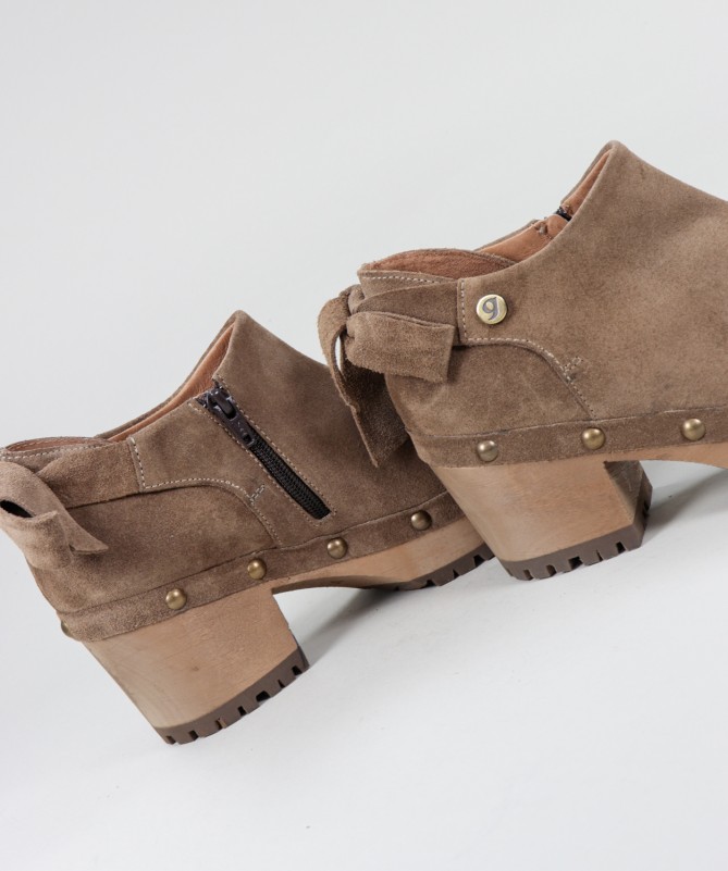 Botins Taupe de Senhora Ginova com Laço Atrás