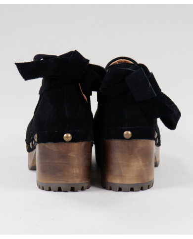 Botins Pretos de Senhora Ginova com Laço Atrás