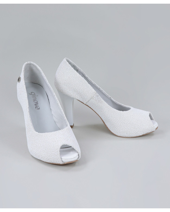 Elegant Shoes of Lady Ginova Open to the Front