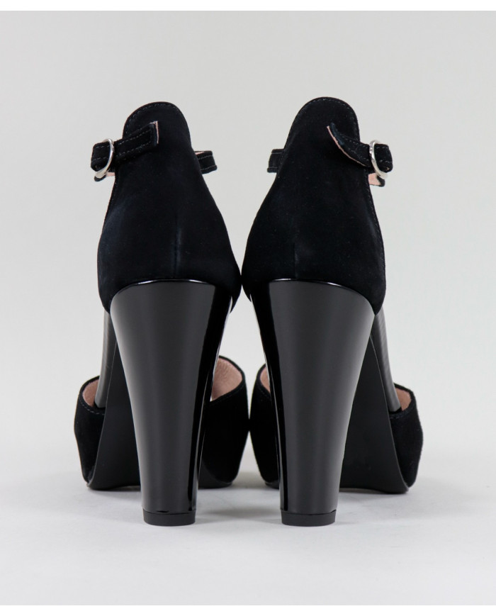 Pretas de Senhora Ginova Elegant Sandals