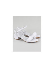 White sandals of Lady Ginova with Strip Incoming