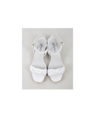 White sandals of Lady Ginova with Strip Incoming