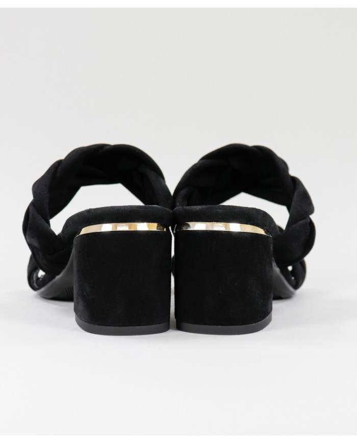 Black Sandals of Lady Ginova of Two Strips