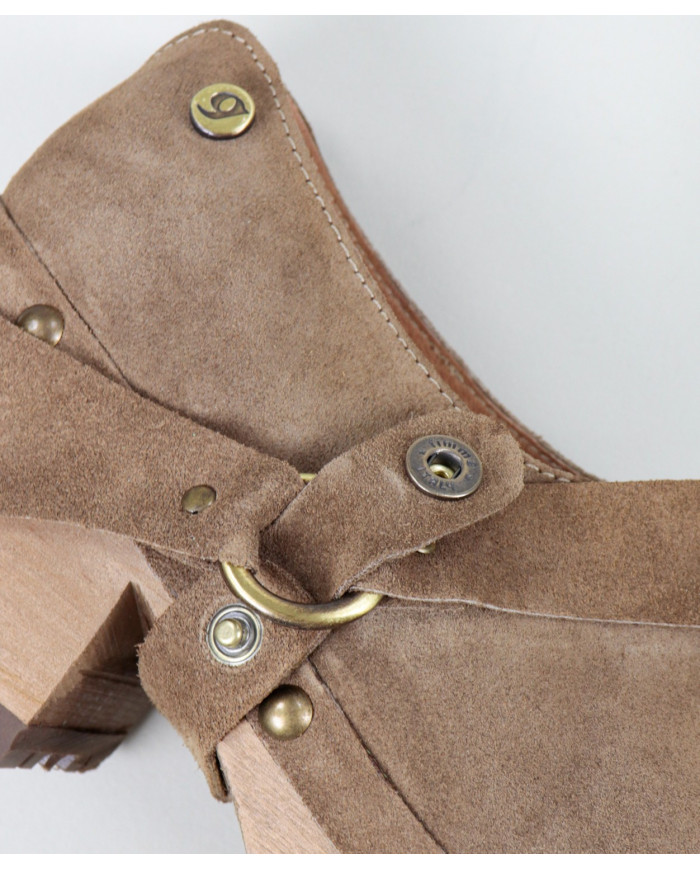 La señora Ginova Botones con tira extraíble