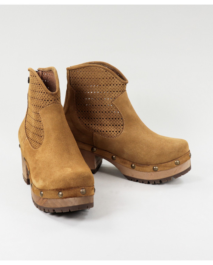 Botas de Senhora Ginova Perforated with Wood Sole