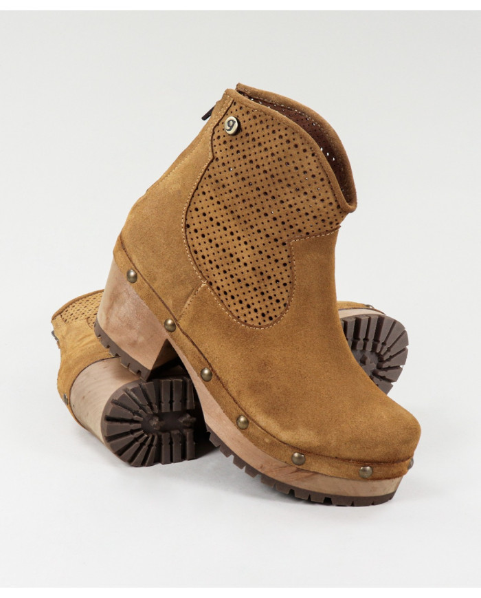 Botas de Senhora Ginova Perforated with Wood Sole