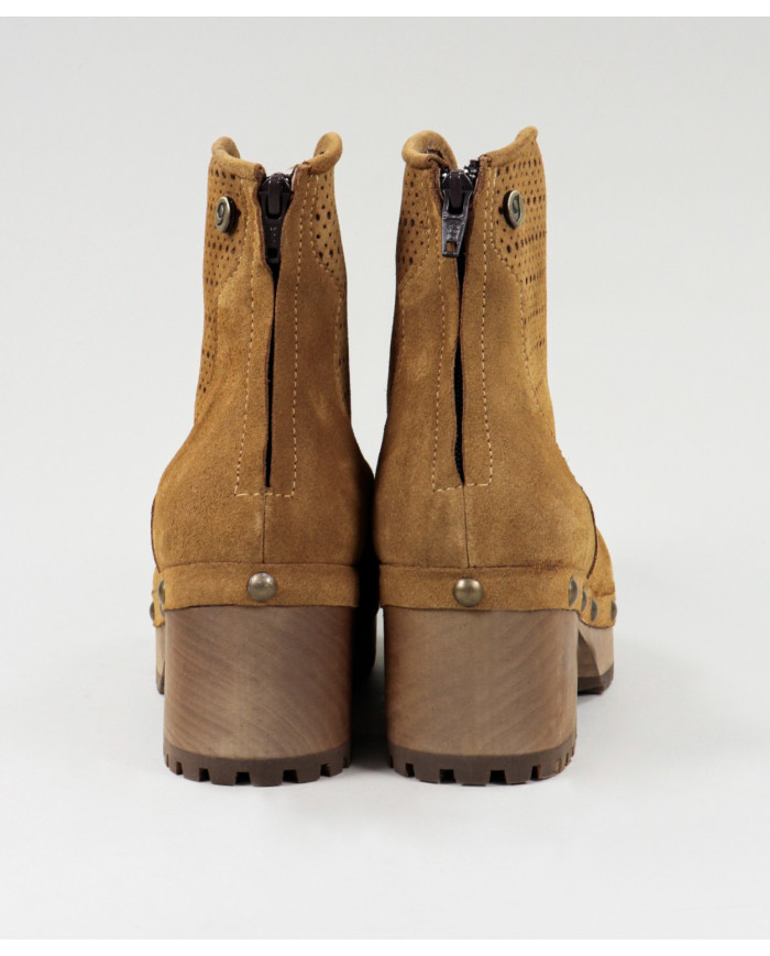 Botas de Senhora Ginova Perforated with Wood Sole