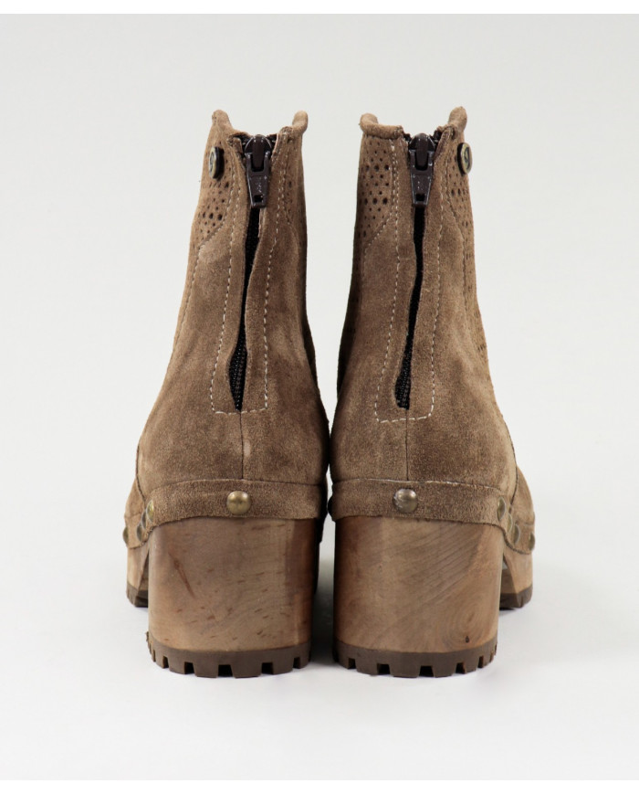 Botas de Senhora Ginova Perforated with Wood Sole