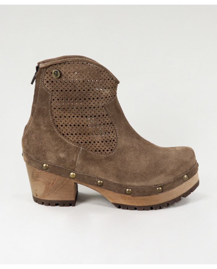 Botas de Senhora Ginova Perforated with Wood Sole