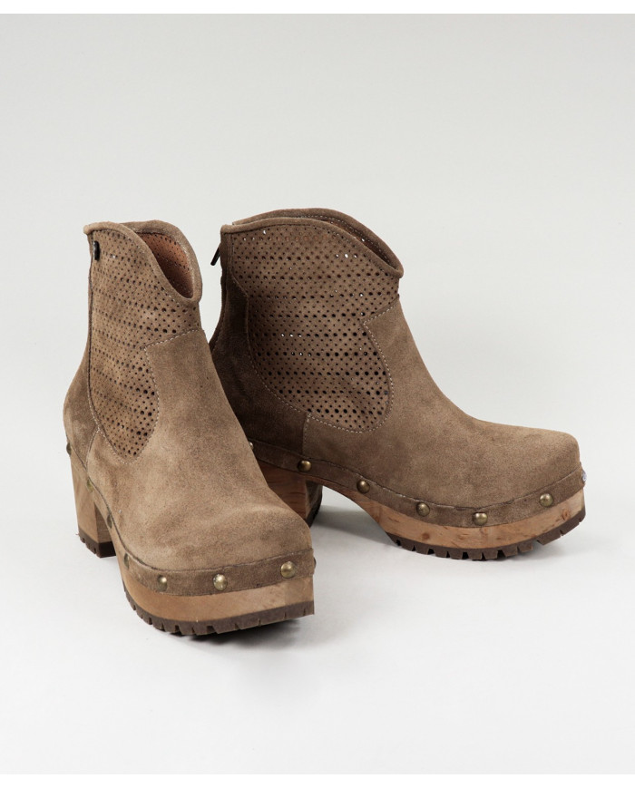 Botas de Senhora Ginova Perforated with Wood Sole