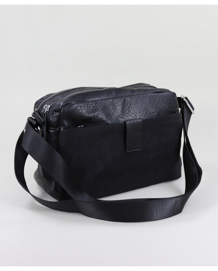 Black Case of Lady Tiracolo