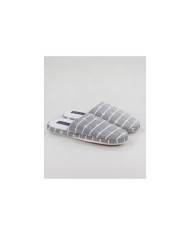 Zapatillas de dormitorio de la plaza negra de las mujeres