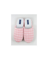 Chinelos de Quarto Rosa de Senhora aos Quadrados