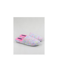 Zapatillas de habitación gris para mujeres a corazones