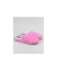Zapatillas de habitación rosa con corazones