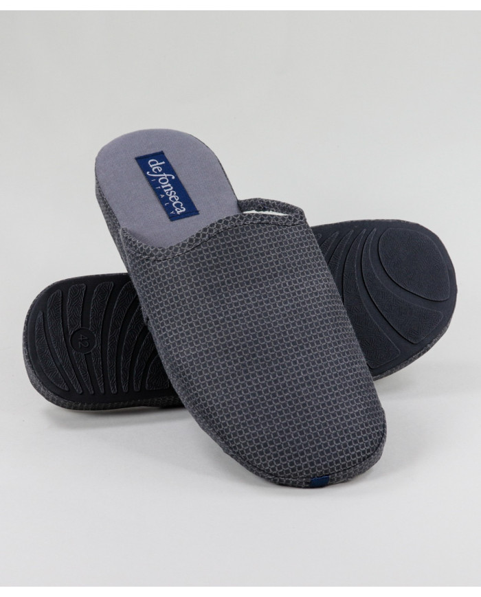 Zapatillas de habitación de hombres grises