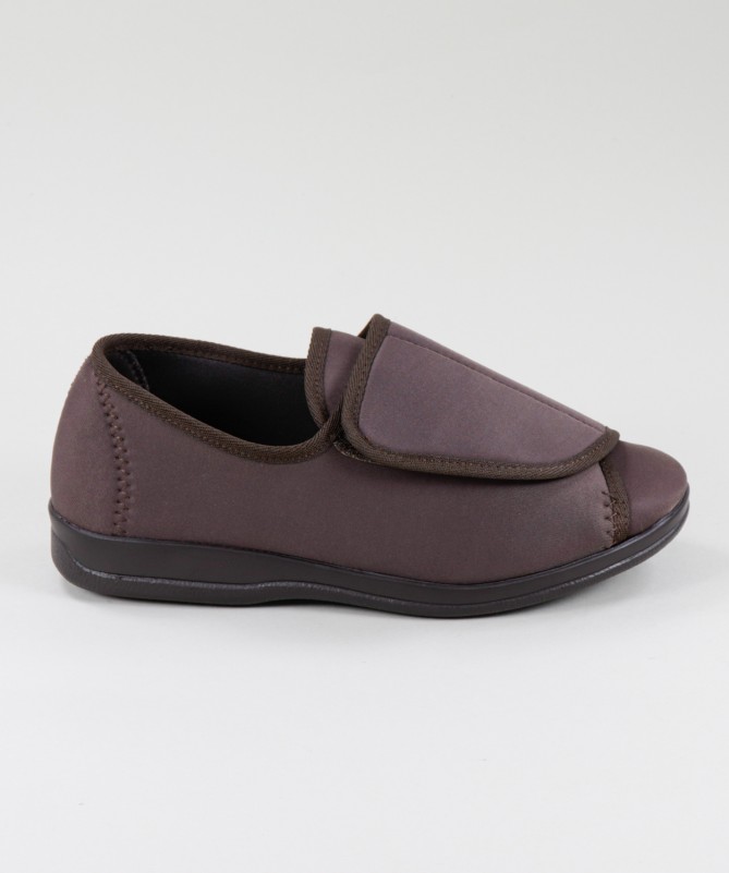 Comfort Shoes for Ladies with Wide Opening Velcro