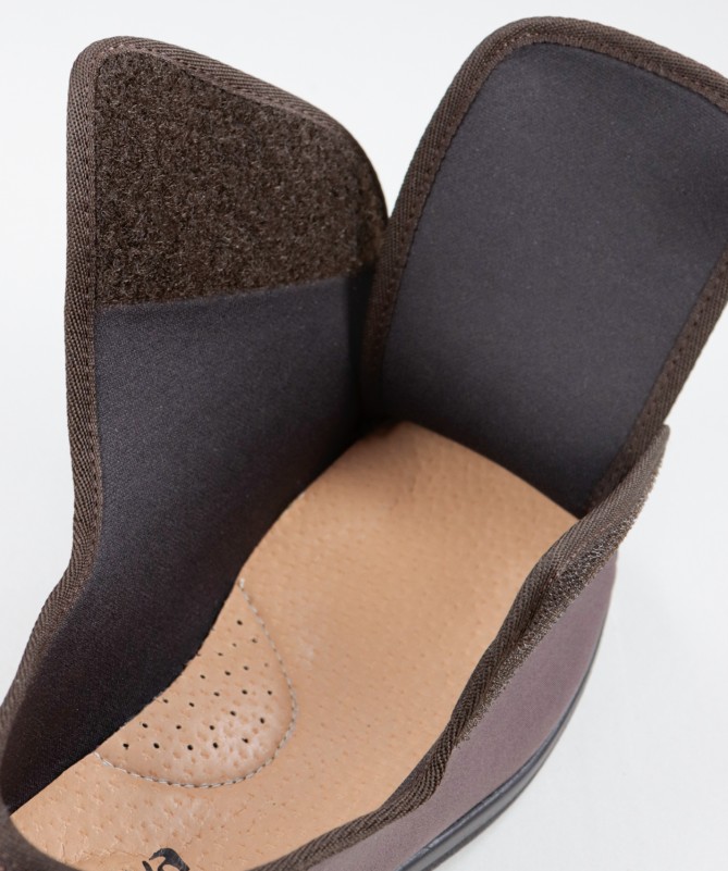 Comfort Shoes for Ladies with Wide Opening Velcro