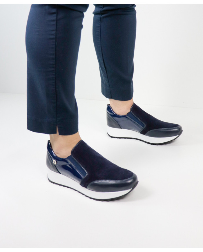 Ginova shoes with Elastic in the Laterals