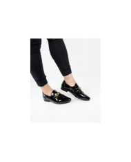 Sapatos Rasos Ginova com Franjas e Aplique Metálico