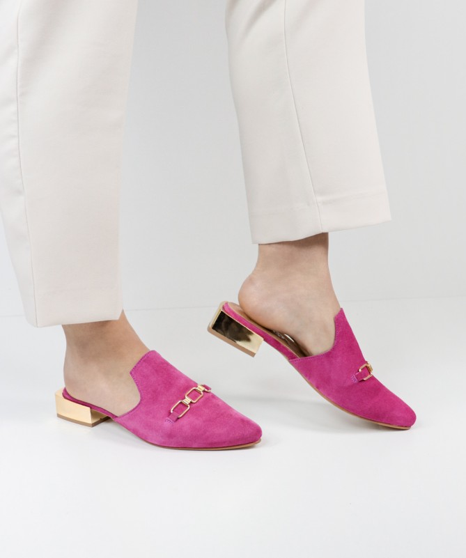 Mules Fuxia Ginova de Senhora com Aplique Dourado