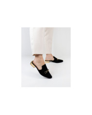 Mules Pretos Ginova de Senhora com Aplique Dourado