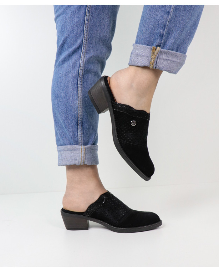 Pretas de Senhora Ginova Socas Perforated