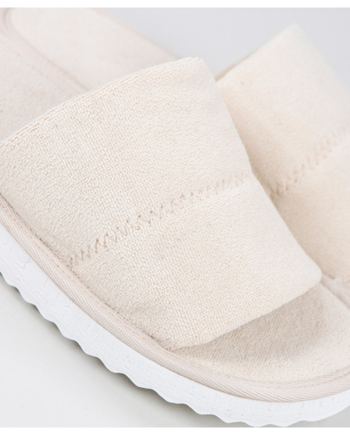 Chinelos Beges de Quarto de Senhora Abertos à Frente