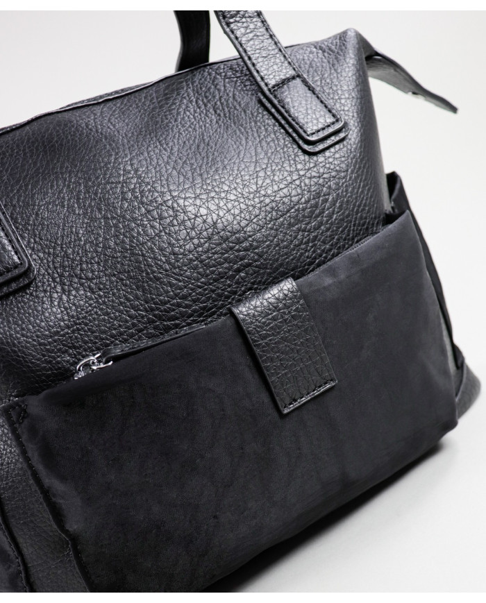 Mala Preta de Senhora com Bolsos Exteriores