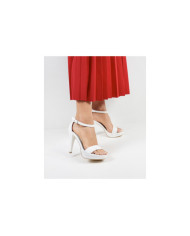 Elegant Sandals of Lady Ginova