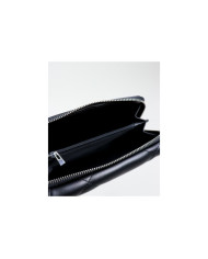 Cartera negra de mujeres con costuras