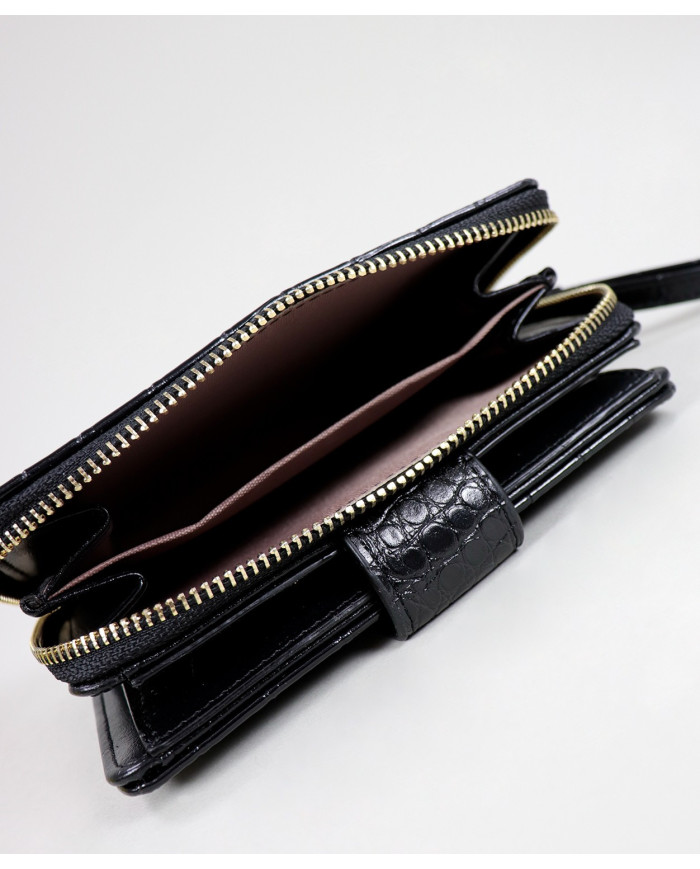 Cartera negra de mujeres con texturas