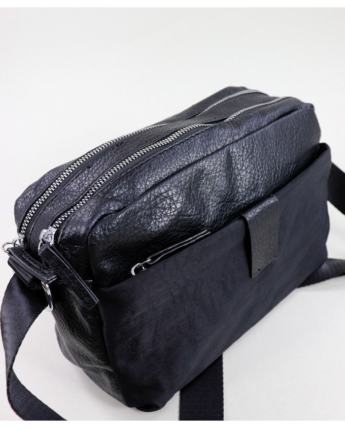 Black Case of Lady Tiracolo