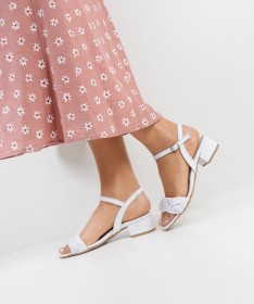 Sandálias Brancas de Senhora Ginova com Tira Entrançada
