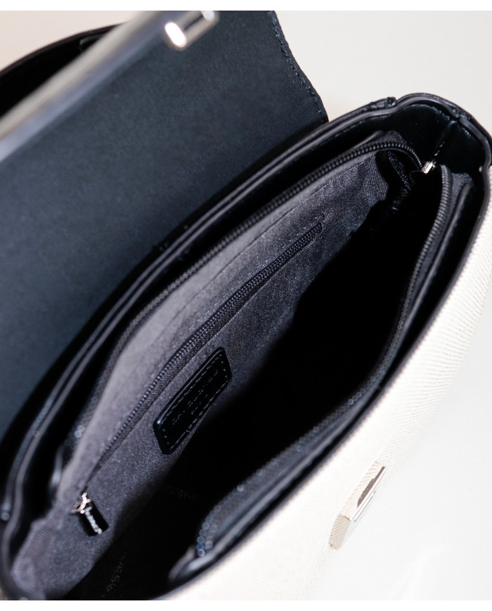 Mala Preta de Senhora Elegante