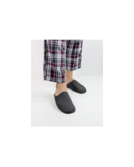 Zapatillas de habitación de hombres grises