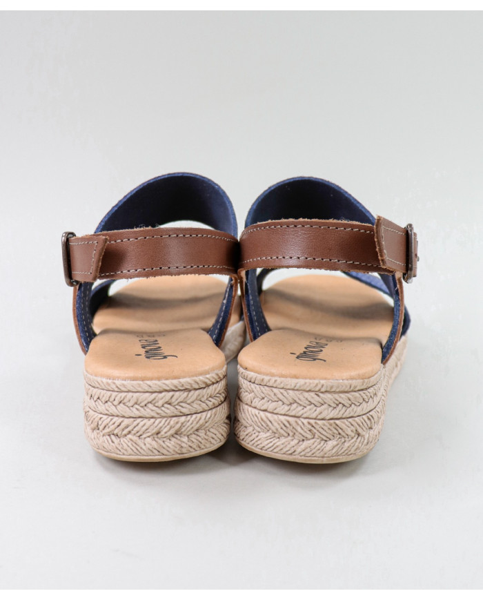 Blue sandals of Lady Ginova with Strips